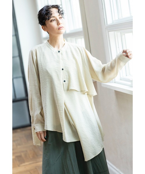 OSMOSIS（オズモーシス）の「タックフレアーブラウス（シャツ/ブラウス・レディース・イエロー/ブラック/ライトベージュ・ONE SIZE）」の8枚目の写真