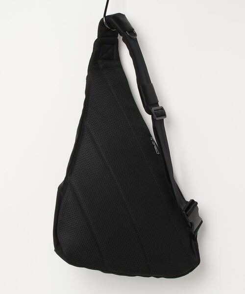 Ficce,Brave（フィセブレイブ）の「【Ficce Brave/フィセブレイブ】 スリングバッグ（ボディバッグ/ウエストポーチ・メンズ・ブラック・FREE）」の2枚目の写真