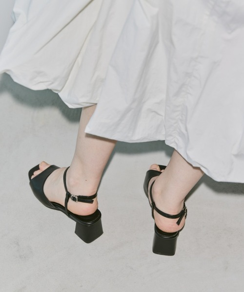 Aunt Marie's（アントマリーズ）の「ストラップカラーヒールサンダル（サンダル・レディース・レッド/ホワイト/ブラック/シルバー・L/M/S）」の3枚目の写真