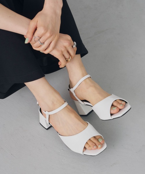 Aunt Marie's（アントマリーズ）の「ストラップカラーヒールサンダル（サンダル・レディース・レッド/ホワイト/ブラック/シルバー・L/M/S）」の6枚目の写真