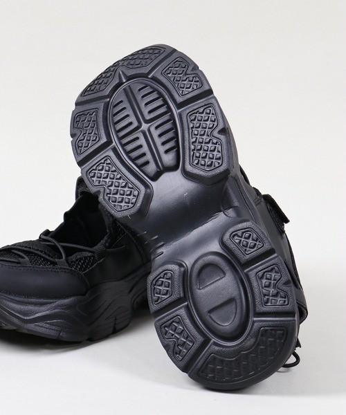 SPINNS(スピンズ)の「スニーカーメッシュサンダル(サンダル・レディース・ブラック/ホワイト・M/L/LL)」の13枚目の写真