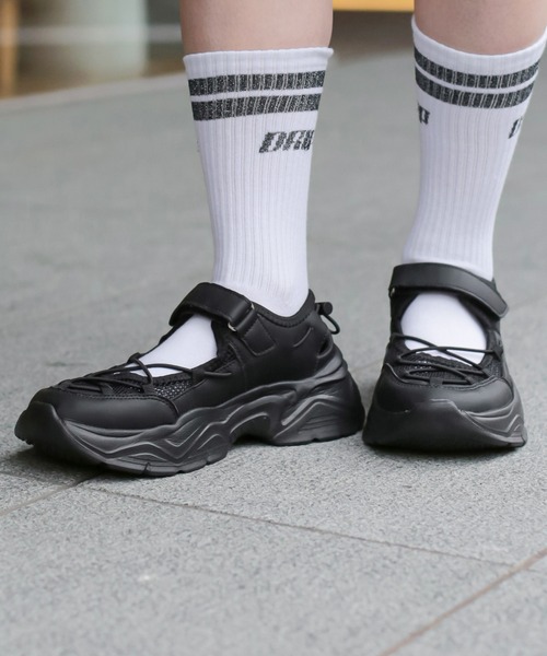 SPINNS(スピンズ)の「スニーカーメッシュサンダル(サンダル・レディース・ブラック/ホワイト・M/L/LL)」の7枚目の写真