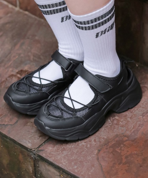 SPINNS(スピンズ)の「スニーカーメッシュサンダル(サンダル・レディース・ブラック/ホワイト・M/L/LL)」の14枚目の写真