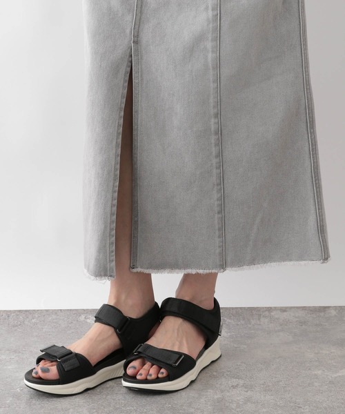 GLOBAL WORK(グローバルワーク)の「GOODデニムアイラインスカート/117770(デニムスカート・レディース・ライトグレー/ライトブルー・MEDIUM/LARGE)」の5枚目の写真