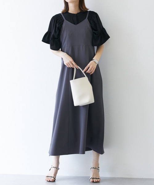 nissen（ニッセン）の「フリル袖デザインブラウス（シャツ/ブラウス・レディース・ブラック/オフホワイト/グレイッシュベージュ・S/M/LL/L）」の15枚目の写真