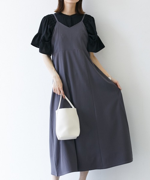 nissen（ニッセン）の「フリル袖デザインブラウス（シャツ/ブラウス・レディース・ブラック/オフホワイト/グレイッシュベージュ・S/M/LL/L）」の6枚目の写真