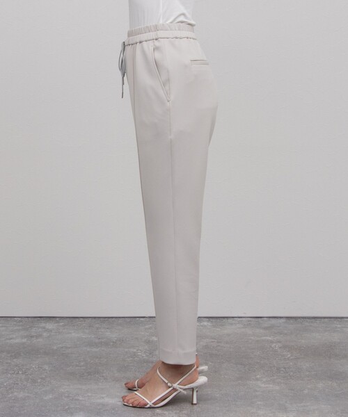 NOLLEY’S Sophi(ノーリーズソフィ)の「ウォッシャブルライトダンボールイージーパンツ(その他パンツ・レディース・ブラック/ベージュ/ネイビー・38/36/34)」の6枚目の写真