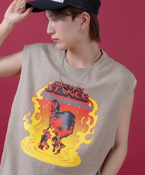 SIDEWAY STANCE（サイドウェイスタンス）の「【SIDEWAY STANCE】ヴィンテージ加工 プリント ノースリーブTシャツ（タンクトップ・メンズ・ブラック系1/ベージュ系/グリーン系/ベージュ系1/グリーン系1/ブラック系/グリーン/ベージュ/ブラック/グリーン系3/ベージュ系3/ブラック系2/グリーン系2/ベージュ系2/グリーン系4/ベージュ系4/ブラック系4/ブラック系3・X-LARGE/LARGE/MEDIUM/SMALL）」の11枚目の写真