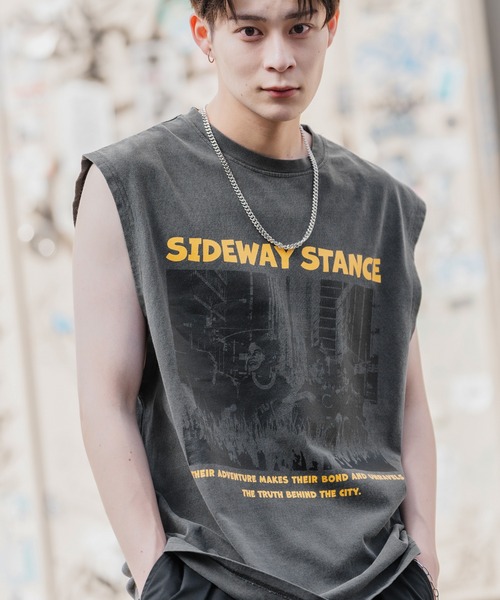 SIDEWAY STANCE（サイドウェイスタンス）の「【SIDEWAY STANCE】ヴィンテージ加工 プリント ノースリーブTシャツ（タンクトップ・メンズ・ブラック系1/ベージュ系/グリーン系/ベージュ系1/グリーン系1/ブラック系/グリーン/ベージュ/ブラック/グリーン系3/ベージュ系3/ブラック系2/グリーン系2/ベージュ系2/グリーン系4/ベージュ系4/ブラック系4/ブラック系3・X-LARGE/LARGE/MEDIUM/SMALL）」の2枚目の写真