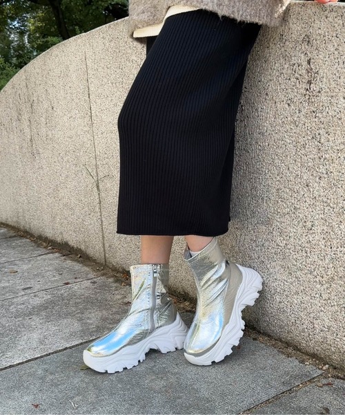 Fabby fabby（ファビィーファビィー）の「ボリュームスニーカーストレッチブーツ（ブーツ・レディース・ブラック×ブラック/ブラック/シルバー・SMALL/MEDIUM/LARGE）」の3枚目の写真