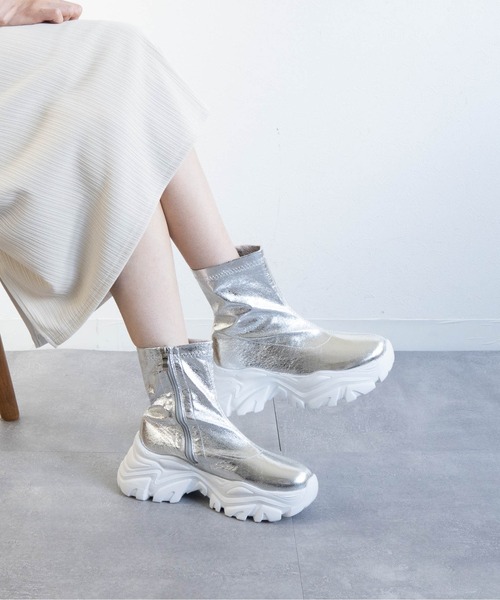 Fabby fabby（ファビィーファビィー）の「ボリュームスニーカーストレッチブーツ（ブーツ・レディース・ブラック×ブラック/ブラック/シルバー・SMALL/MEDIUM/LARGE）」の9枚目の写真