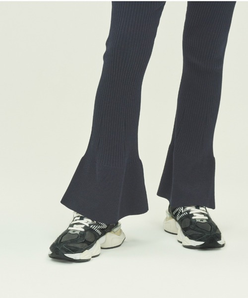 emmi(エミ)の「フレアヘムラメリブニットパンツ(その他パンツ・レディース・ライトベージュ/ダークネイビー・0/1)」の16枚目の写真
