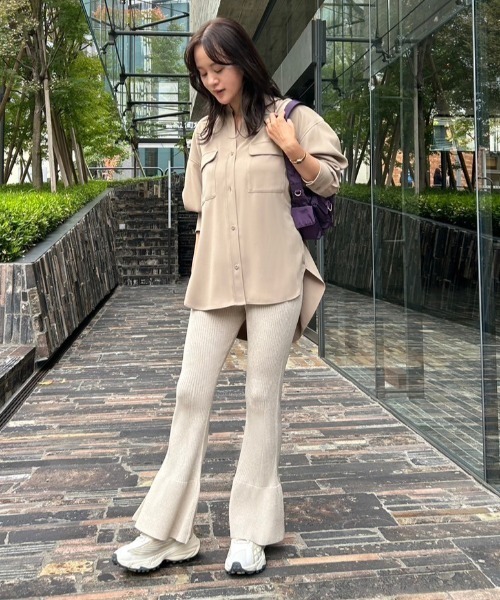 emmi（エミ）の「フレアヘムラメリブニットパンツ（その他パンツ