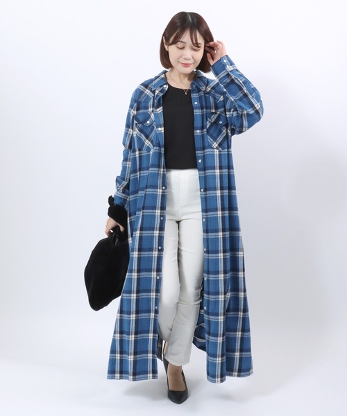 Lee(リー)の「Lee(リー)MAXI WESTERN DRESS/デニム・チェックシャツワンピース レディース/長袖ウエスタンシャツ(シャツワンピース・レディース・ダークインディゴブルー/ブルー系その他/レッド系その他/ブラック系その他/インディゴブルー・S/M)」の4枚目の写真