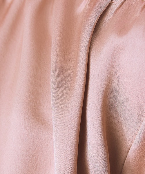 marun（マルン）の「＜大きいサイズ＞ 微光沢ギャザーデザインブラウス marun（シャツ/ブラウス・レディース・グレー系/アイボリー/ピンク・4L/3L/LL/L/5L）」の12枚目の写真