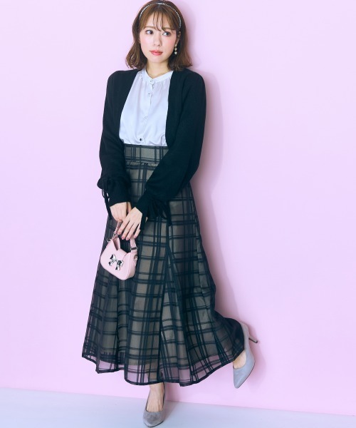 marun（マルン）の「＜大きいサイズ＞ 微光沢ギャザーデザインブラウス marun（シャツ/ブラウス・レディース・グレー系/アイボリー/ピンク・4L/3L/LL/L/5L）」の6枚目の写真