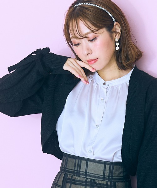 marun（マルン）の「＜大きいサイズ＞ 微光沢ギャザーデザインブラウス marun（シャツ/ブラウス・レディース・グレー系/アイボリー/ピンク・4L/3L/LL/L/5L）」の15枚目の写真