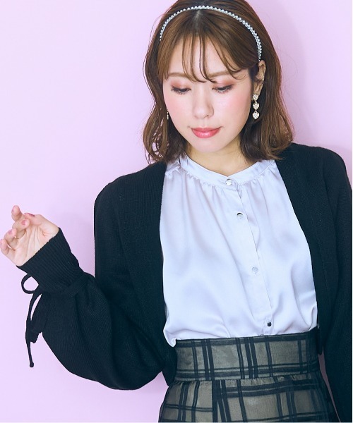 marun（マルン）の「＜大きいサイズ＞ 微光沢ギャザーデザインブラウス marun（シャツ/ブラウス・レディース・グレー系/アイボリー/ピンク・4L/3L/LL/L/5L）」の14枚目の写真