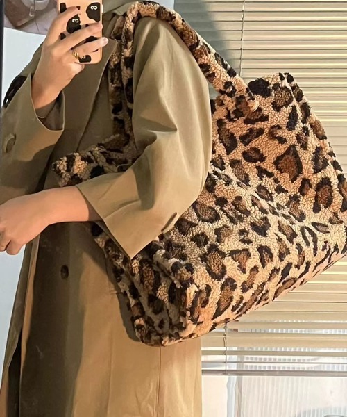 DIAVEL(ディアベル)の「ボアヒョウ柄大容量トートバッグ(トートバッグ・レディース・ブラウン・FREE)」の8枚目の写真