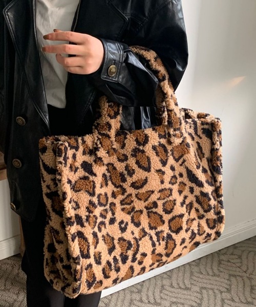 DIAVEL(ディアベル)の「ボアヒョウ柄大容量トートバッグ(トートバッグ・レディース・ブラウン・FREE)」の4枚目の写真