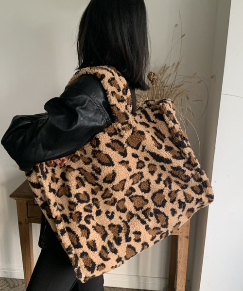 DIAVEL(ディアベル)の「ボアヒョウ柄大容量トートバッグ(トートバッグ・レディース・ブラウン・FREE)」の6枚目の写真