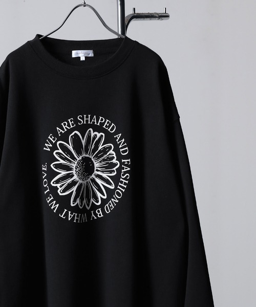 NILWAY（ニルウェイ）の「フラワーデザイン オーバーサイズ スウェット（スウェット・レディース・オートミール/ブラック/杢グレー・MEDIUM/LARGE）」の4枚目の写真