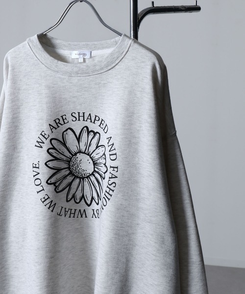 NILWAY（ニルウェイ）の「フラワーデザイン オーバーサイズ スウェット（スウェット・レディース・オートミール/ブラック/杢グレー・MEDIUM/LARGE）」の6枚目の写真