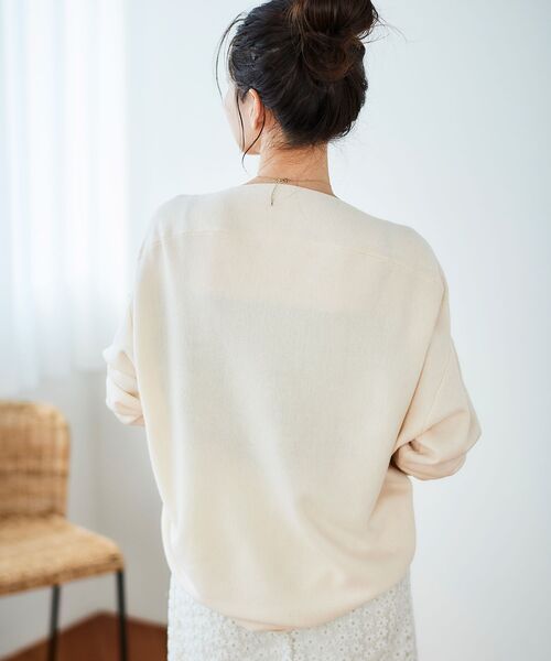 le.coeur blanc（ルクールブラン）の「《手洗い可能》ミラノリブ裾ラウンドプルオーバー（ニット/セーター・レディース・ベージュ/レッド/ブラック/チャコールグレー/アイボリー/イエロー・38）」の10枚目の写真