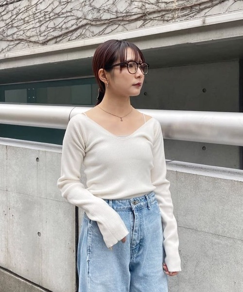 DRESSLAVE（ドレスレイブ）の「drop sholder Vneck pullover(ドロップショルダーVネックプルオーバー)（ニット/セーター・レディース・ブラック/ホワイト・38）」の4枚目の写真