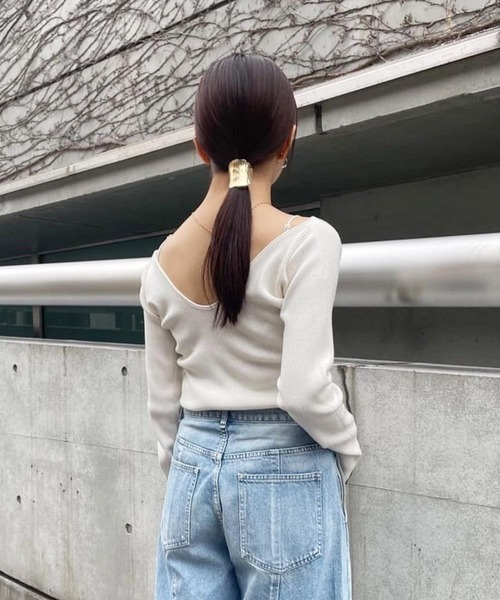 DRESSLAVE（ドレスレイブ）の「drop sholder Vneck pullover(ドロップショルダーVネックプルオーバー)（ニット/セーター・レディース・ブラック/ホワイト・38）」の5枚目の写真