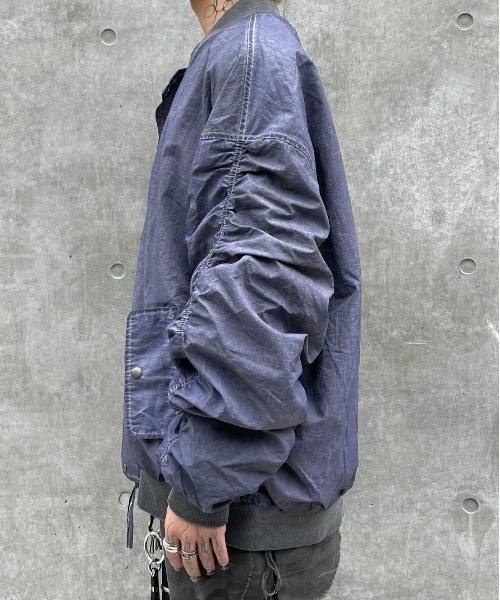 XU(エックスユー)の「ストリートファッション XU エックスユー washed shirring blouson ウォッシュドシャーリングブルゾン MA-1 エムエーワン 羽織り オーバーサイズ 韓国ファッション 韓国ストリート(ブルゾン・メンズ・グレー・ONE SIZE)」の11枚目の写真