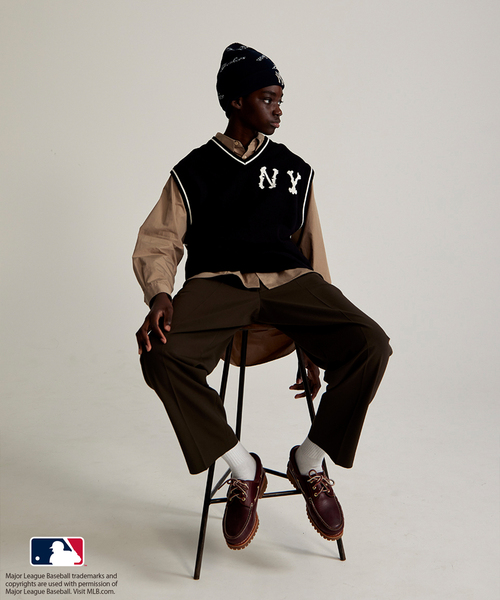 ADAM ET ROPE'(アダムエロペ)の「【MLB COLLECTION BY JUN】クラシックロゴニットベスト(ベスト・メンズ・ホワイト/ブラウン/ブラック・L/M)」の15枚目の写真