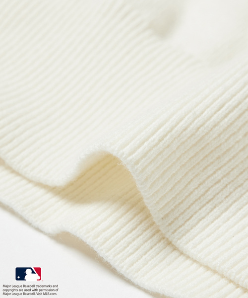 ADAM ET ROPE'(アダムエロペ)の「【MLB COLLECTION BY JUN】クラシックロゴニットベスト(ベスト・メンズ・ホワイト/ブラウン/ブラック・L/M)」の4枚目の写真