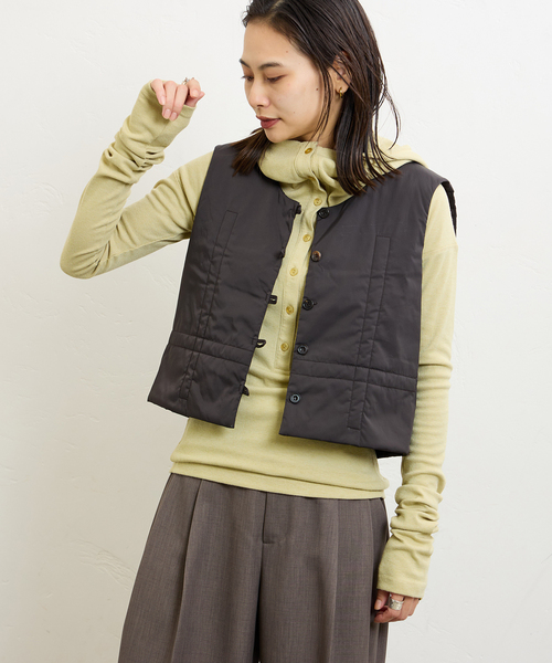 LOW CLASSIC（ロウ　クラシック）の「【LOW CLASSIC/ロウ・クラシック】VOLUME STITCH PADDED VEST LW243VT01（ブルゾン・レディース・ブラック系その他・SMALL）」の5枚目の写真