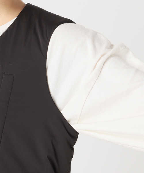 LOW CLASSIC（ロウ　クラシック）の「【LOW CLASSIC/ロウ・クラシック】VOLUME STITCH PADDED VEST LW243VT01（ブルゾン・レディース・ブラック系その他・SMALL）」の13枚目の写真