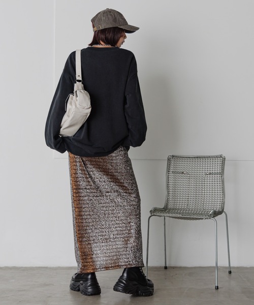 PAGEBOY(ページボーイ)の「ラメプリーツナロースカート(スカート・レディース・ゴールド/ネイビー/ブラック・FREE)」の17枚目の写真