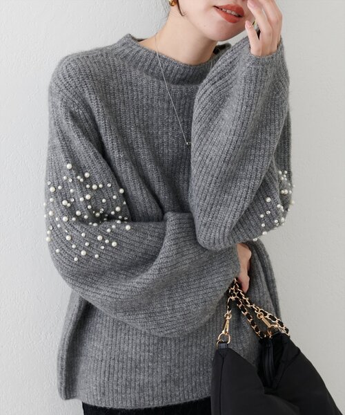 natural couture(ナチュラルクチュール)の「【WEB限定】ビジュースリーブもちもち畦ニット(ニット/セーター・レディース・ラベンダー/サーモンピンク/オフホワイト/グレー/ブラック・FREE)」の3枚目の写真