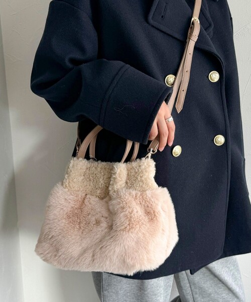 fredy emue（フレディエミュ）の「ミックスファー２WAYトートバック（ショルダーバッグ・レディース・グレー/ベージュ・FREE）」の10枚目の写真