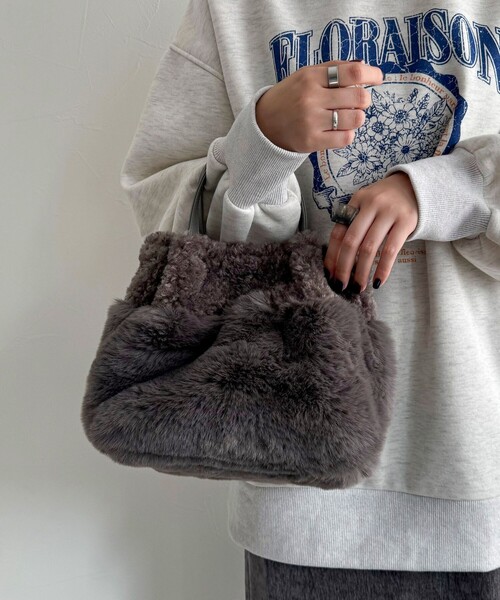 fredy emue（フレディエミュ）の「ミックスファー２WAYトートバック（ショルダーバッグ・レディース・グレー/ベージュ・FREE）」の12枚目の写真