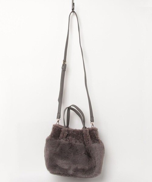 fredy emue（フレディエミュ）の「ミックスファー２WAYトートバック（ショルダーバッグ・レディース・グレー/ベージュ・FREE）」の17枚目の写真