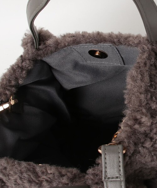 fredy emue（フレディエミュ）の「ミックスファー２WAYトートバック（ショルダーバッグ・レディース・グレー/ベージュ・FREE）」の19枚目の写真