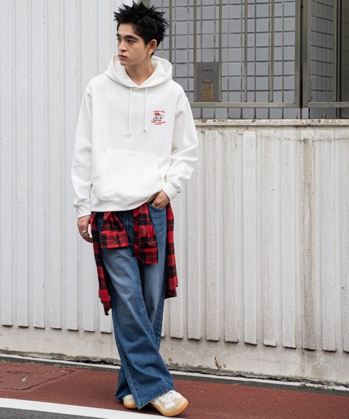 WEGO（ウィゴー）の「WEGO/リラックスフィットTHEBOYグラフィックパーカー（パーカー・メンズ・ホワイト/ブラック/杢グレー/ネイビー・SMALL/MEDIUM/LARGE）」の5枚目の写真