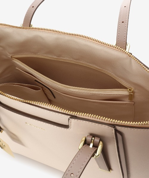 & chouette（アンドシュエット）の「ベルトデザインA4トートバッグ《仕事・通勤・通学》（トートバッグ・レディース・ベージュ/ブラック・FREE）」の18枚目の写真