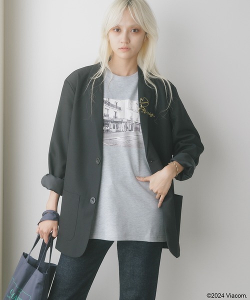 EMILY IN PARIS × FUDGE / PHOTO S/S TEE/Paris（Tシャツ