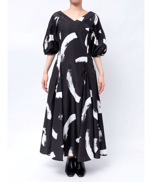 OUNNOUN プリントタックワンピース OUNNOUN】プリントタックワンピース