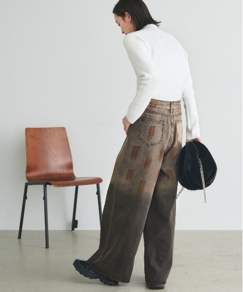 ad thie(アドティエ)の「ウォッシュグラデーションデニム(デニムパンツ・レディース・ブラウン・SMALL/MEDIUM)」の5枚目の写真