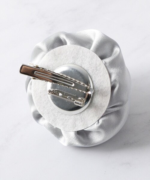 UNTITLED（アンタイトル）の「【セレモニー】ローズコサージュ（ブローチ/コサージュ・レディース・ネイビー/ライトグレー/グレー・99）」の5枚目の写真