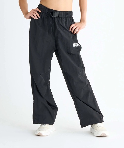 ROXY（ロキシー）の「WIGGLE JIGGLE/ロキシーナイロンパラシュートパンツ（その他パンツ・レディース・ブラック/ベージュ/オレンジ・SMALL/MEDIUM/LARGE）」の2枚目の写真