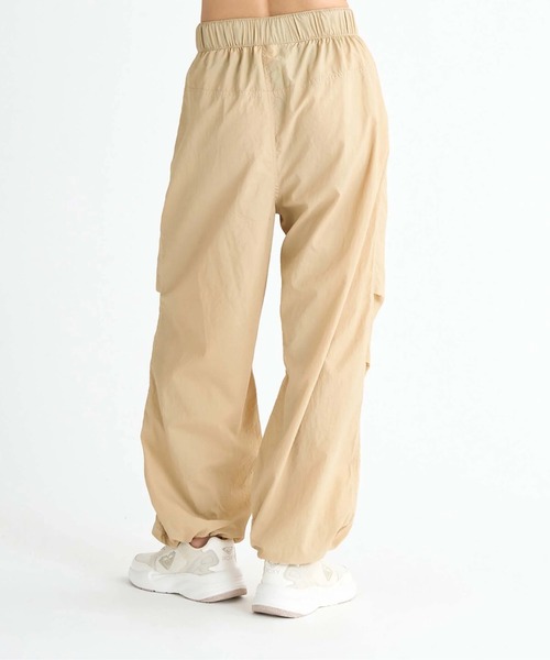 ROXY（ロキシー）の「WIGGLE JIGGLE/ロキシーナイロンパラシュートパンツ（その他パンツ・レディース・ブラック/ベージュ/オレンジ・SMALL/MEDIUM/LARGE）」の15枚目の写真