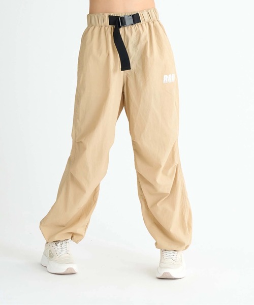 ROXY（ロキシー）の「WIGGLE JIGGLE/ロキシーナイロンパラシュートパンツ（その他パンツ・レディース・ブラック/ベージュ/オレンジ・SMALL/MEDIUM/LARGE）」の20枚目の写真